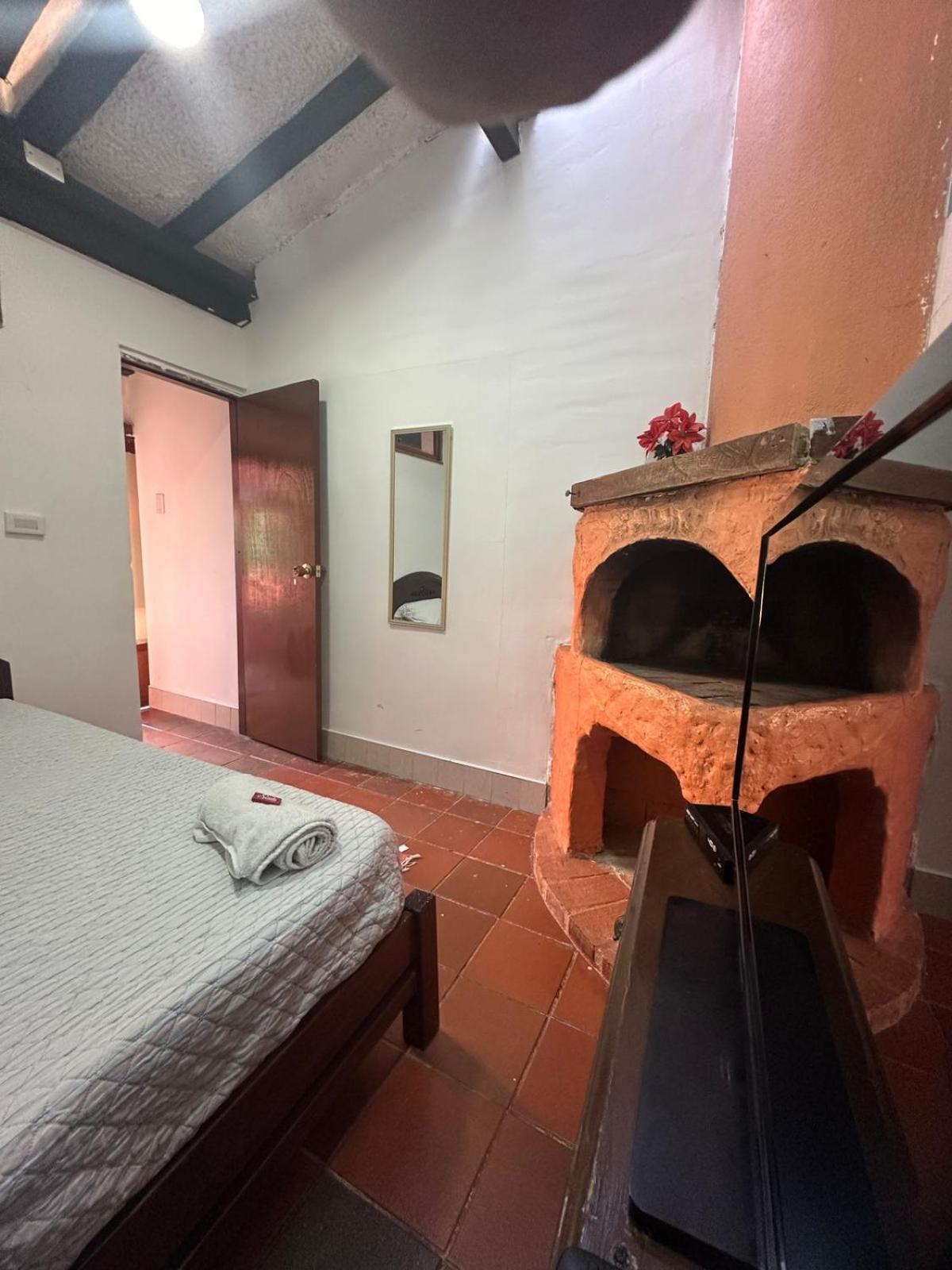 Acogedor Hostal Usaquen La Parada Del Tren Bogotá Zewnętrze zdjęcie